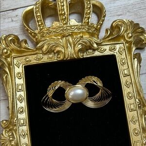 Vintage Gold Brooch with Faux Pearl Accent